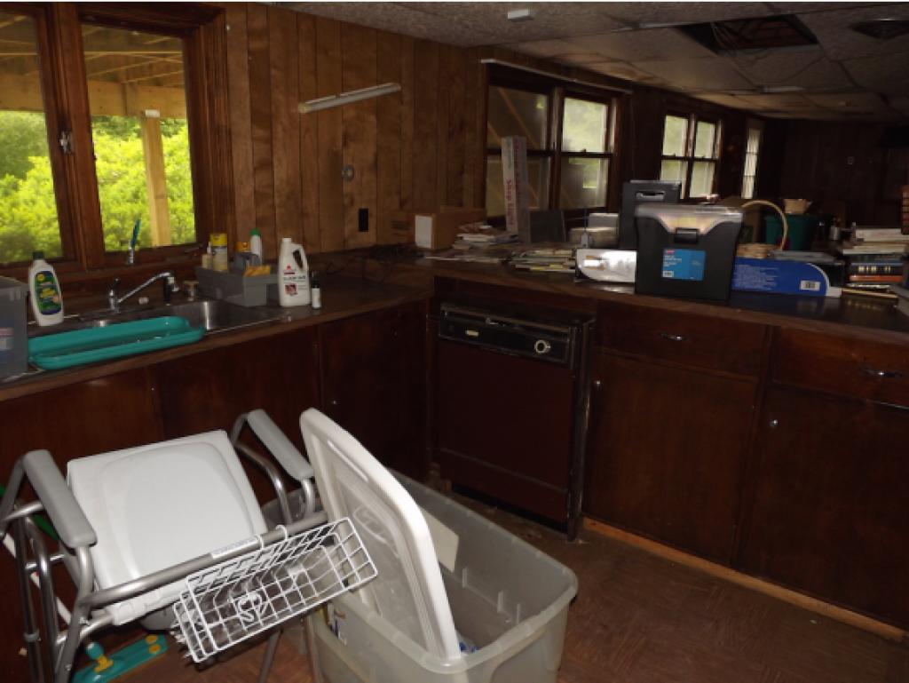 41 Farmington Road Nashua, NH 03060 - Photo 28 of 36