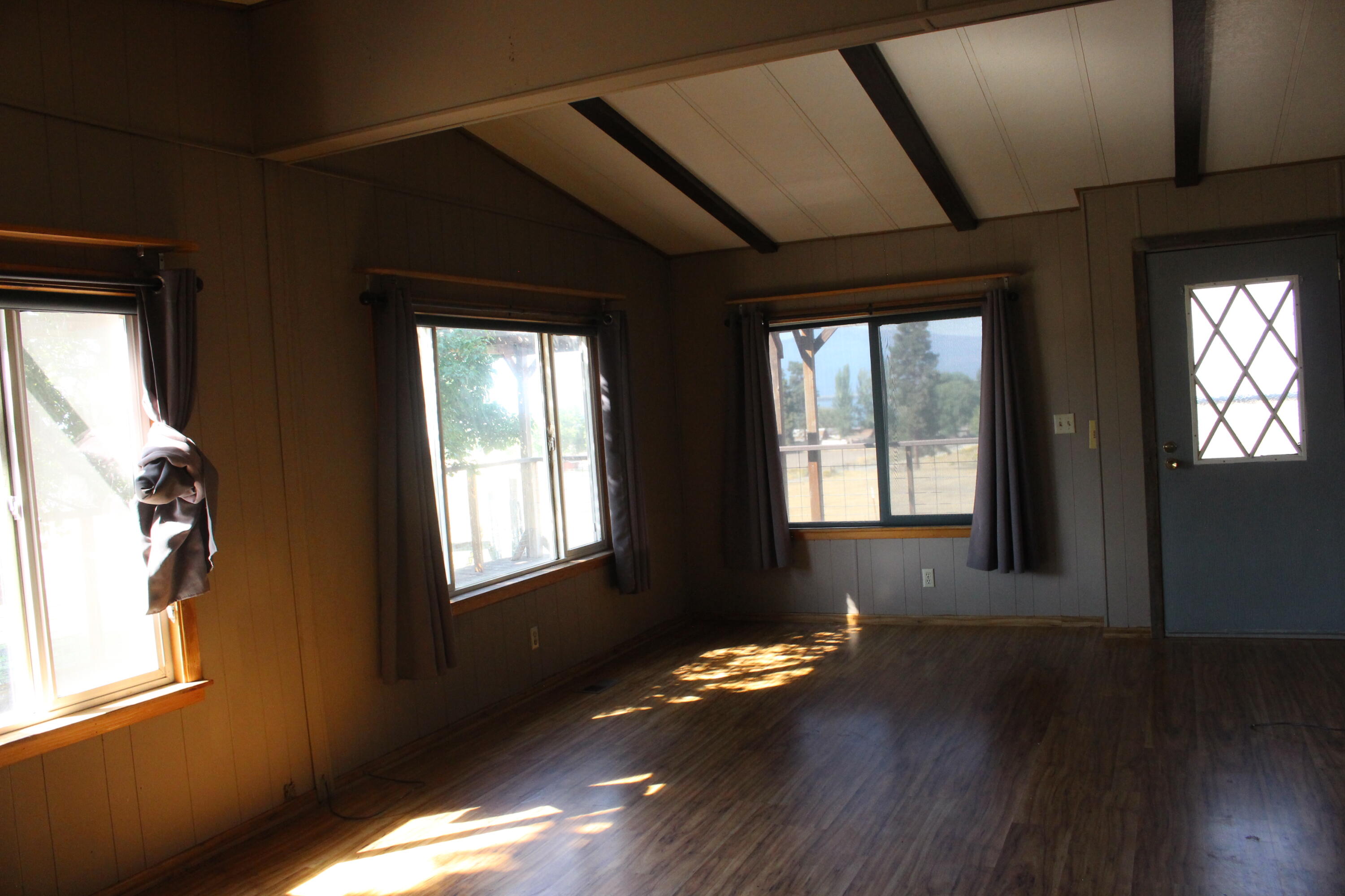 37291 Agency Lake Loop Road Chiloquin, OR 97624 - Photo 15 of 38 LIVING