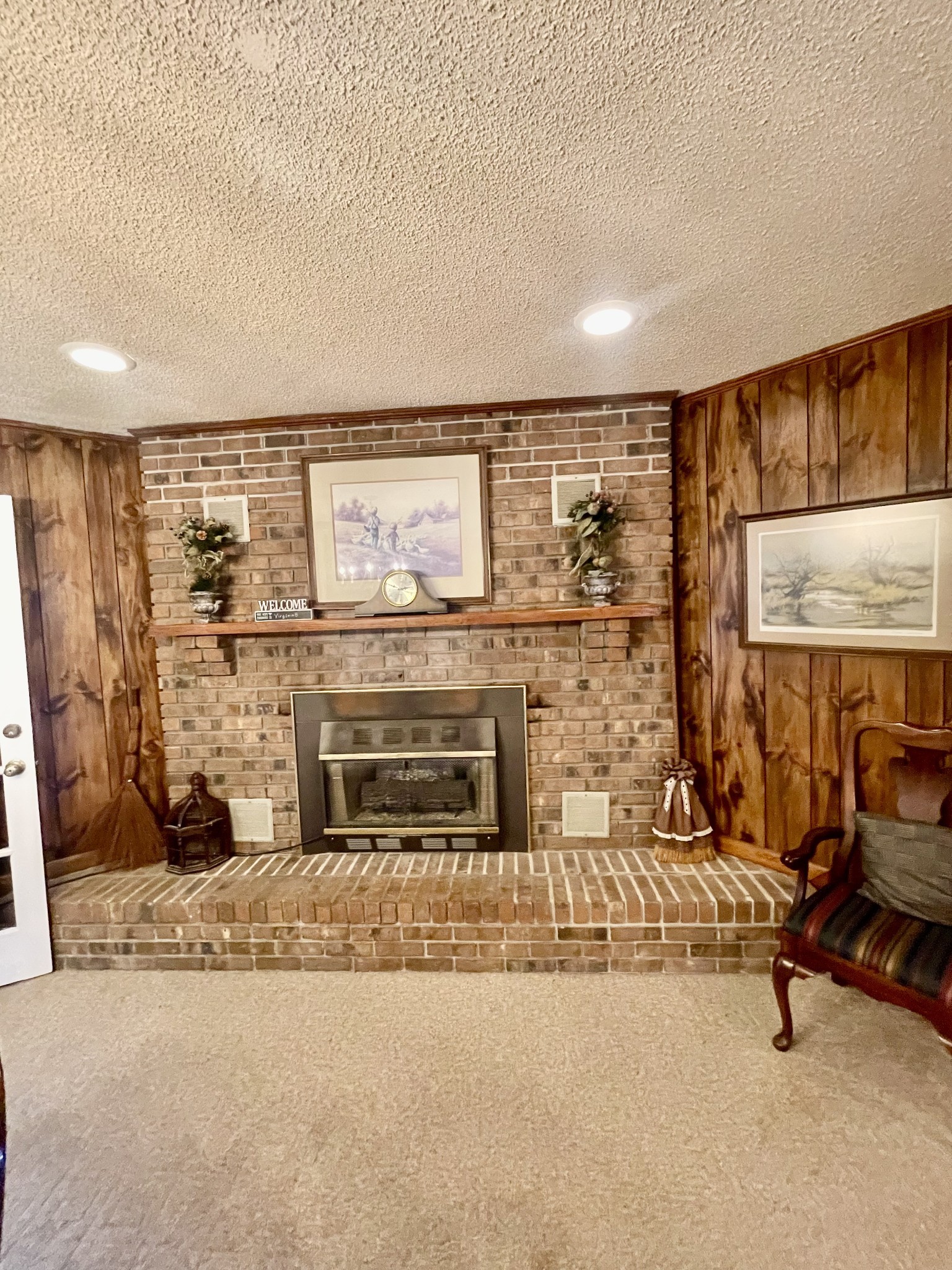 336 Second Creek Road Five Points, TN 38457 - Photo 10 of 37 an empty room with large mirror