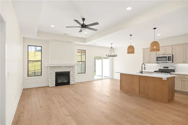 $332,000 | 1400 Country Ct Street, St. Joseph, MO 64506