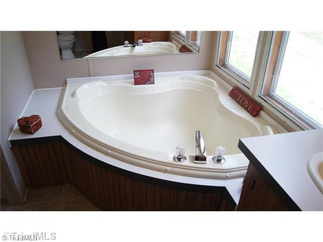 1068 Mountain View Road King, NC 27021 - Photo 6 of 16 Master Bath/Spa.