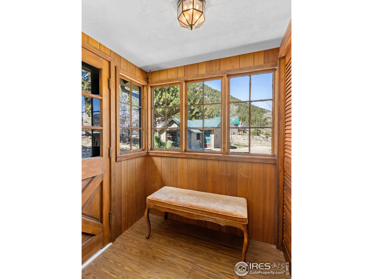 1252 Giant Track Road Estes Park, CO 80517 - Photo 4 of 33 Main Entry