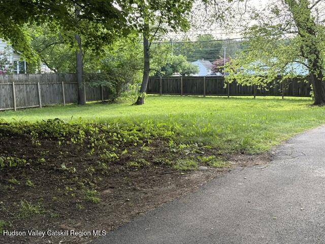 3124 Rte 9W Saugerties, NY 12477 - Photo 4 of 20 front side yard