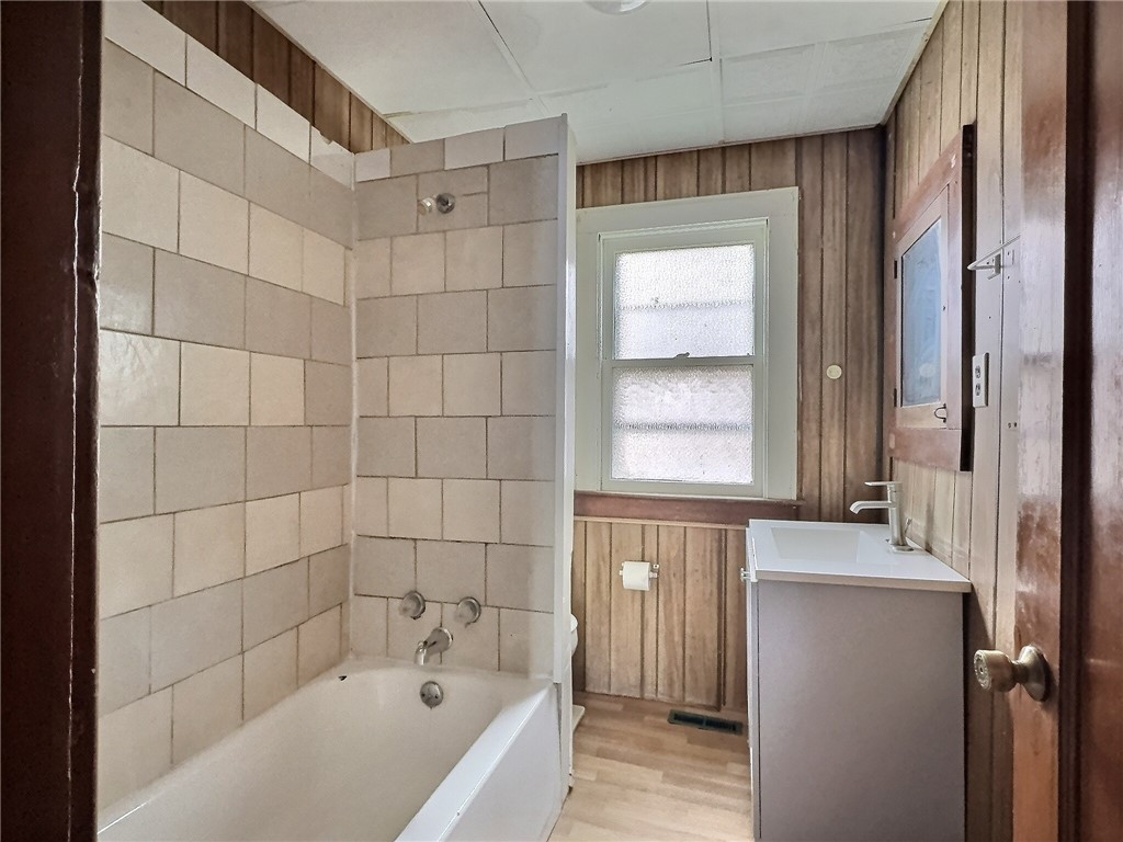 190 Weaver Street Rochester, NY 14621 - Photo 11 of 28 Lower bathroom