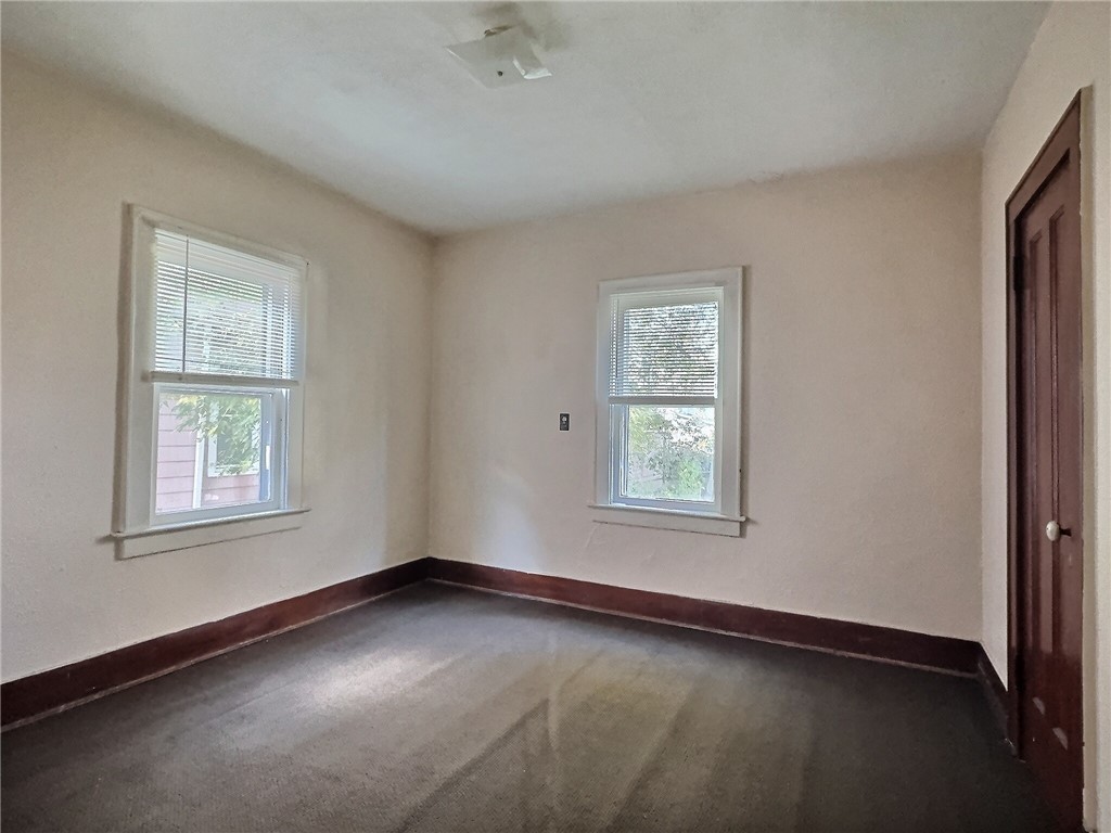 190 Weaver Street Rochester, NY 14621 - Photo 17 of 28 Lower bedroom 2