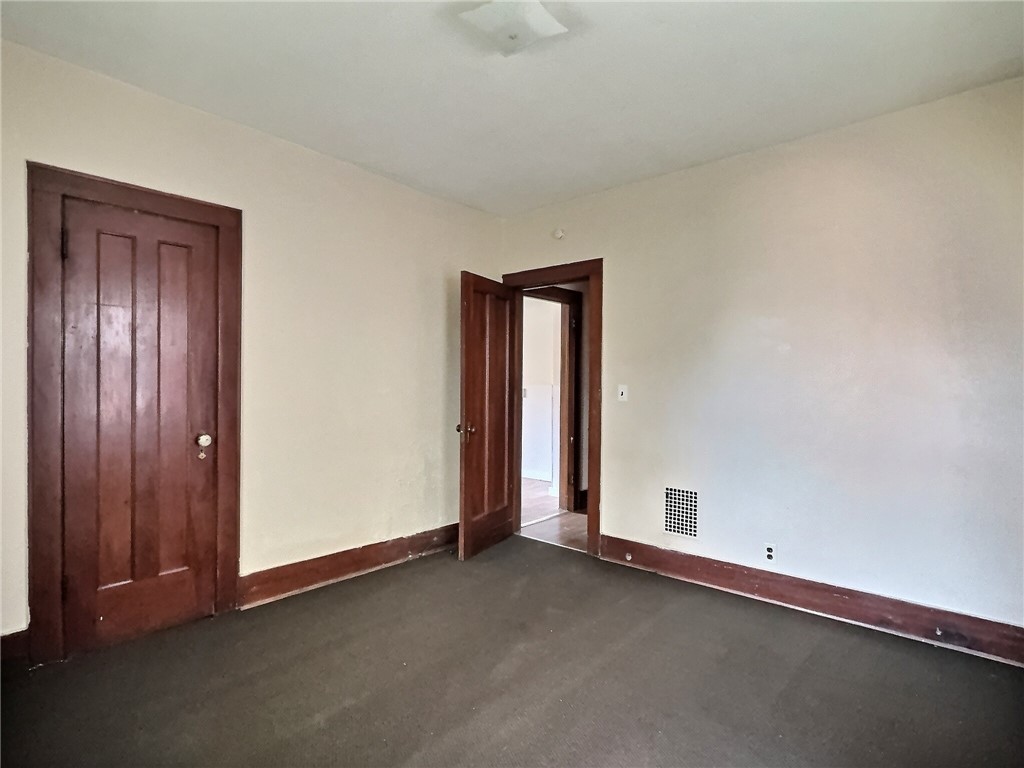 190 Weaver Street Rochester, NY 14621 - Photo 18 of 28 Lower bedroom 2