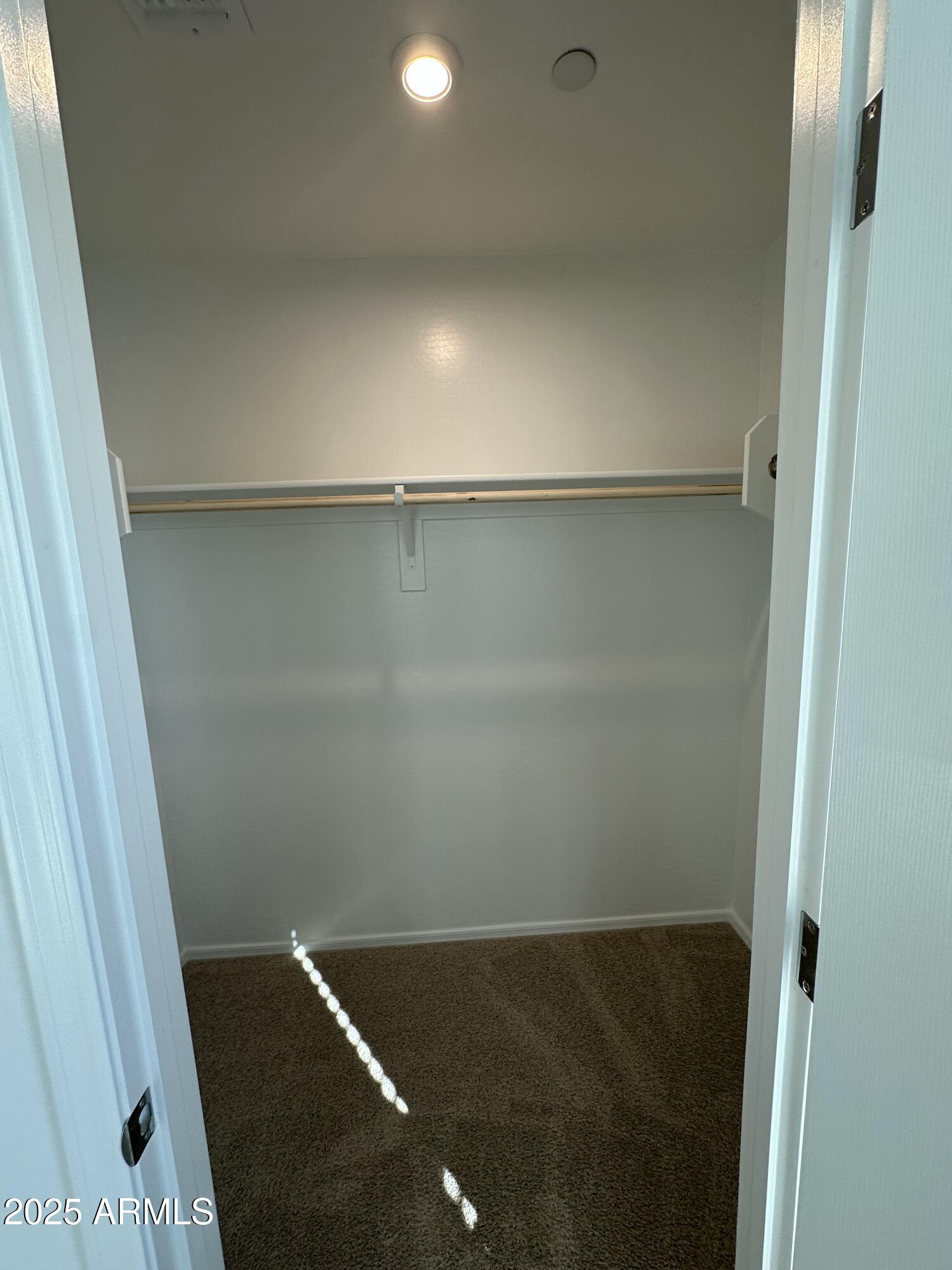 13330 West Eagle Feather Road Peoria, AZ 85383 - Photo 21 of 34 a close view of cupboard