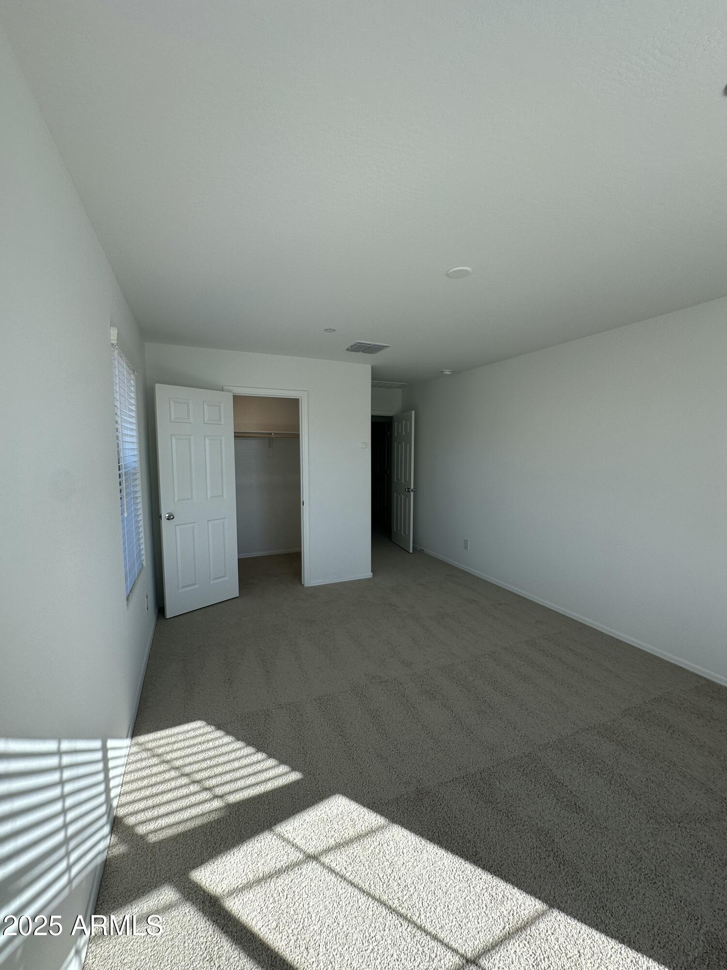 13330 West Eagle Feather Road Peoria, AZ 85383 - Photo 23 of 34 a view of an empty room