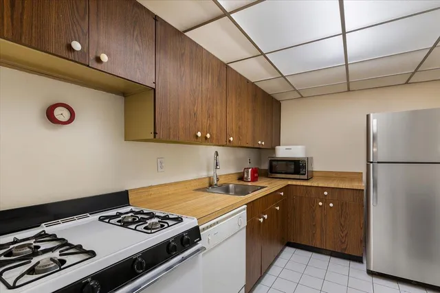 $398,000 | 1155 Warburton Avenue, Unit 4J, Yonkers, NY 10701