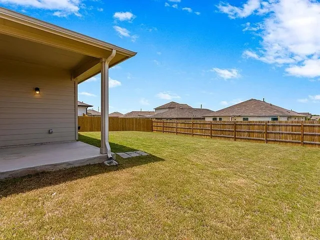 $2,000 | 305 Evergreen Sumac Loop, Kyle, TX 78640