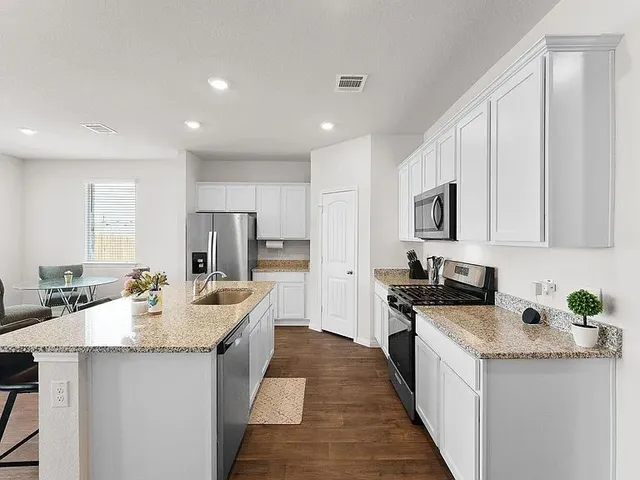 $2,000 | 305 Evergreen Sumac Loop, Kyle, TX 78640