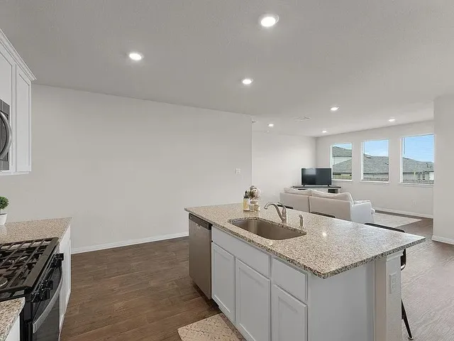 $2,000 | 305 Evergreen Sumac Loop, Kyle, TX 78640