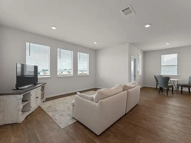 $2,000 | 305 Evergreen Sumac Loop, Kyle, TX 78640