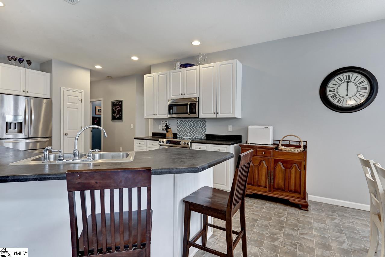 51 Rustcraft Drive Greer, SC 29651 - Photo 8 of 34 Gallery Image 8