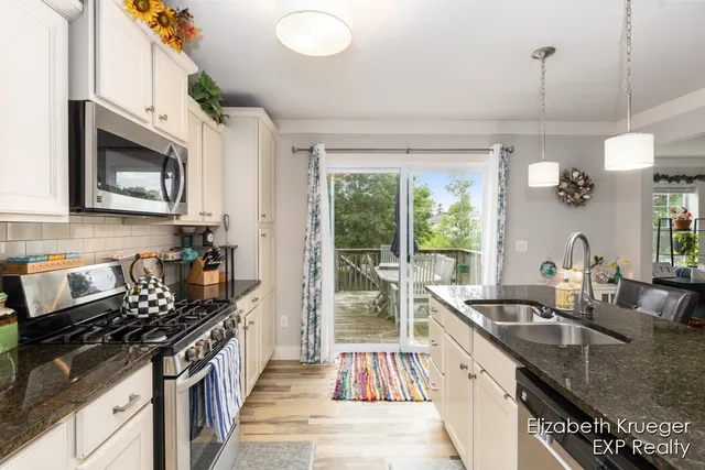 $439,900 | 5810 Larson Lane, Muskegon, MI 49444