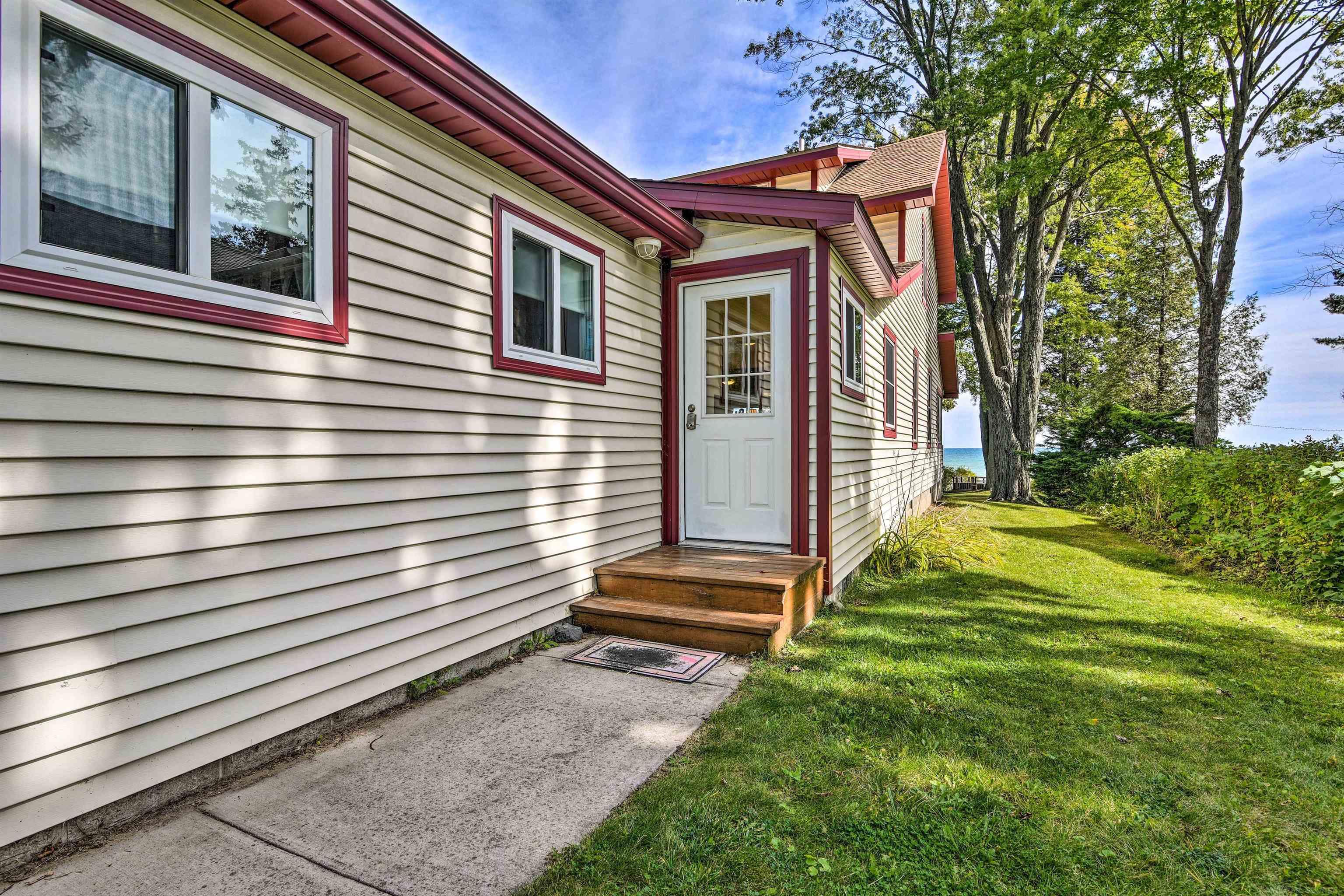 3699 Lakeshore Road Lexington, MI 48450 - Photo 6 of 46