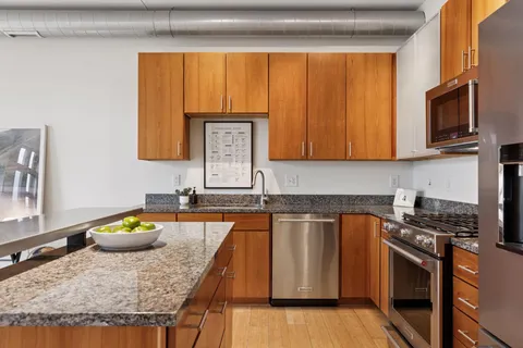 $369,500 | 2840 Bryant Avenue South, Unit E303, Minneapolis, MN 55408