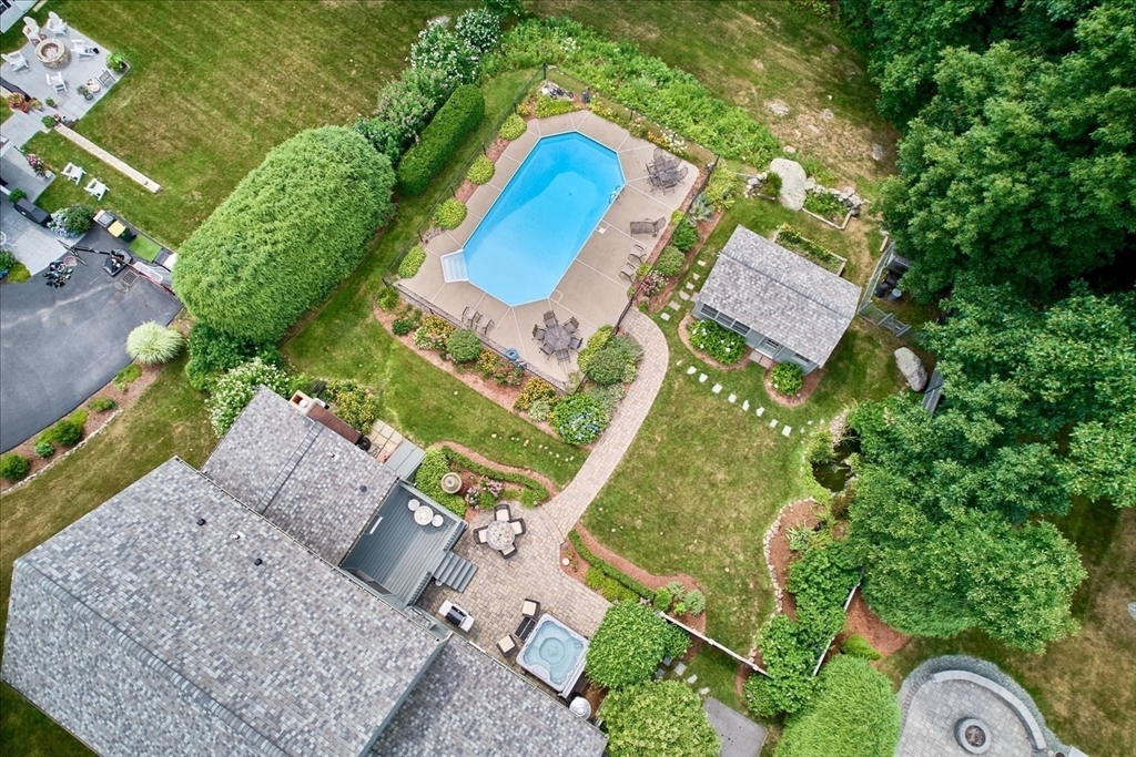 6 King Philip Road Franklin, MA 02038 - Photo 3 of 42 Gallery Image 3