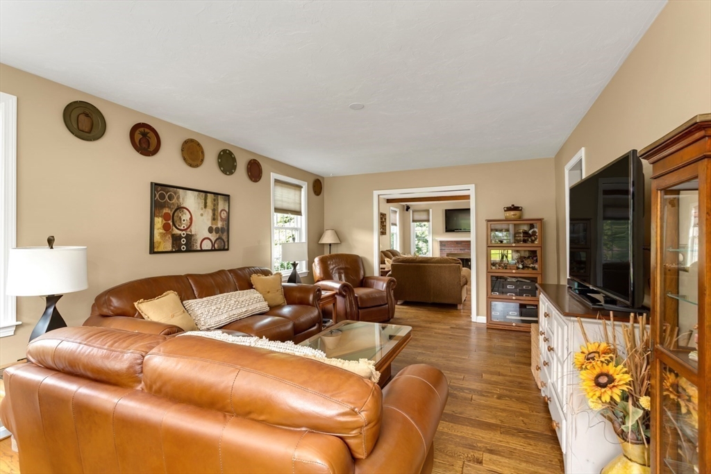 6 King Philip Road Franklin, MA 02038 - Photo 8 of 42 Gallery Image 8