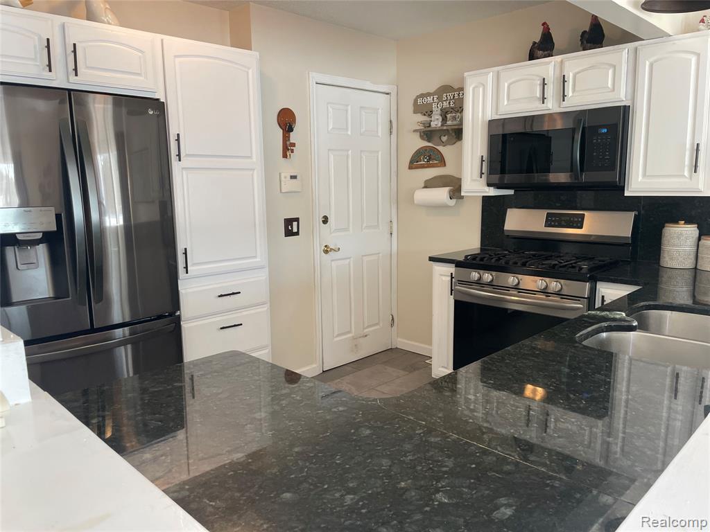 7120 Lapeer Road Davison, MI 48423 - Photo 12 of 48