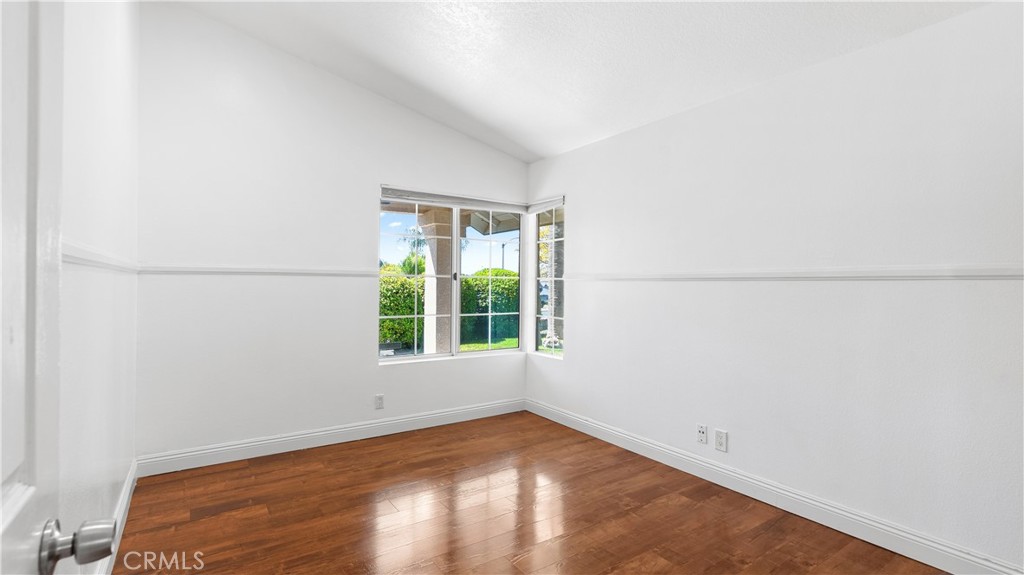 28924 Raintree Lane Saugus, CA 91390 - Photo 25 of 47