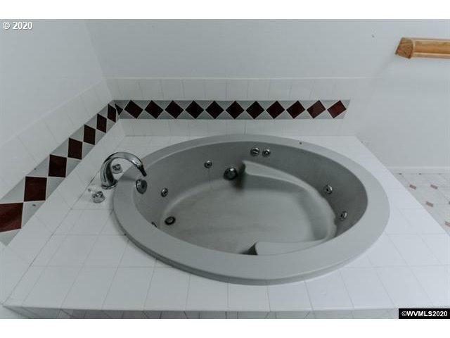 3745 Knox Butte Road East Albany, OR 97322 - Photo 11 of 32 Gallery Image 11