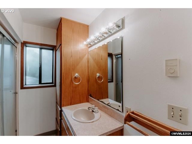 3745 Knox Butte Road East Albany, OR 97322 - Photo 15 of 32 Gallery Image 15