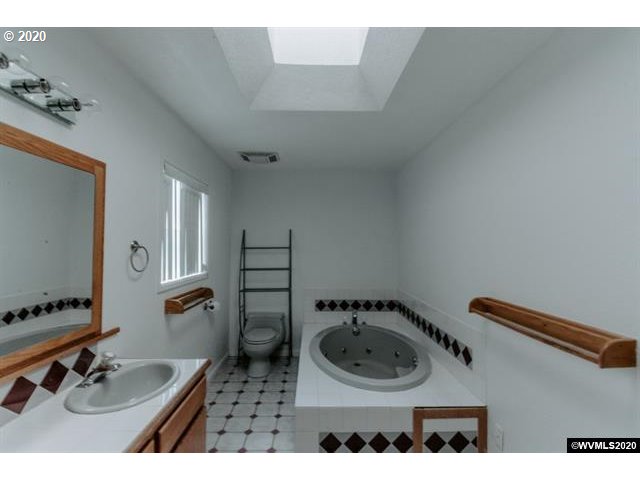 3745 Knox Butte Road East Albany, OR 97322 - Photo 9 of 32 Gallery Image 9