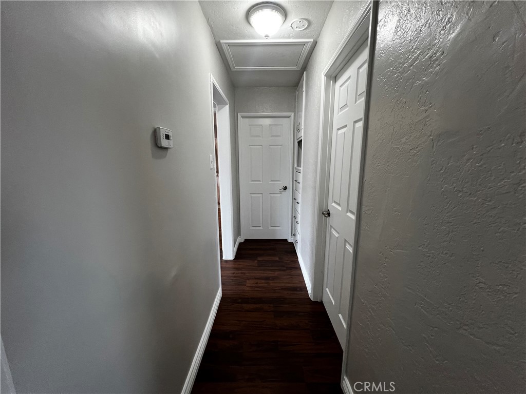 910 South Rancho Avenue Colton, CA 92324 - Photo 9 of 27 Hall