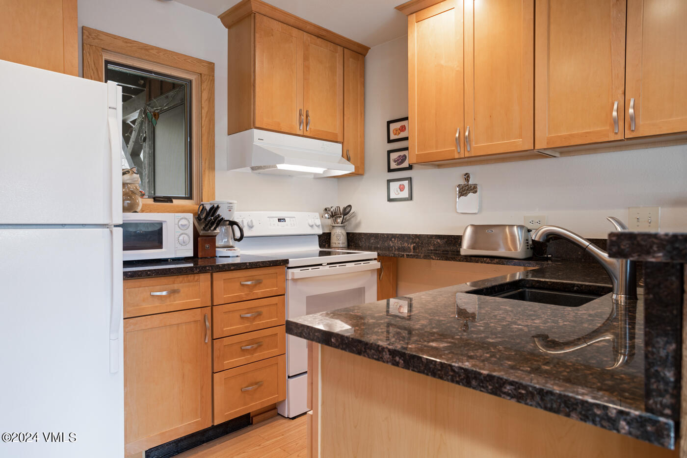 2875 Manns Ranch Road, Unit J4 Vail, CO 81657 - Photo 11 of 38 2875 Manns Ranch Rd J4 MLS-24