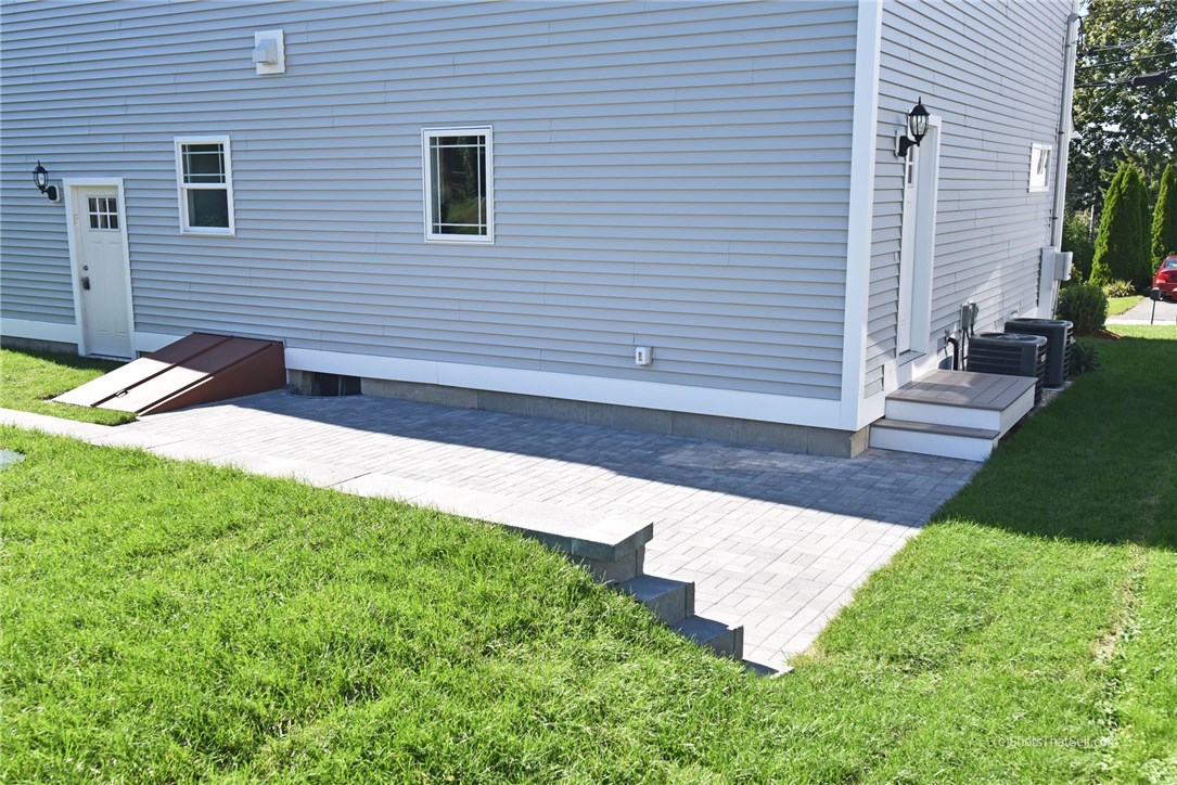 164 Treasure Road Narragansett, RI 02882 - Photo 35 of 37