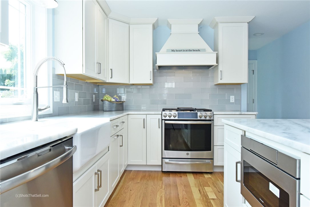 164 Treasure Road Narragansett, RI 02882 - Photo 7 of 37