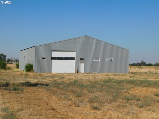29103 Bridge Road Hermiston, OR 97838 - Photo 3 of 32 Gallery Image 3
