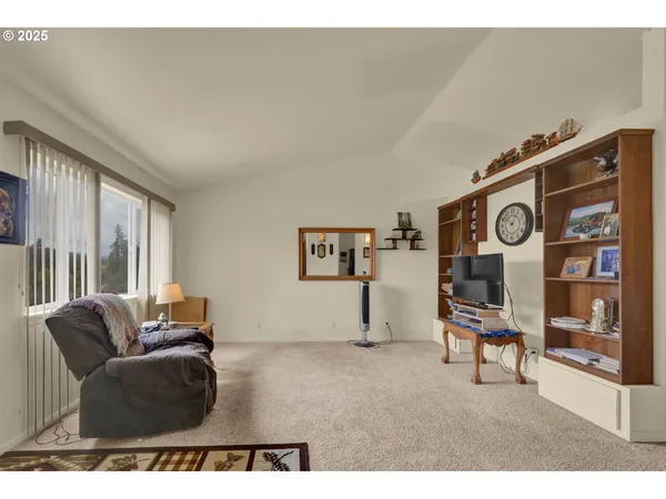 $339,900 | 445 Kalapuya Way, Cottage Grove, OR 97424