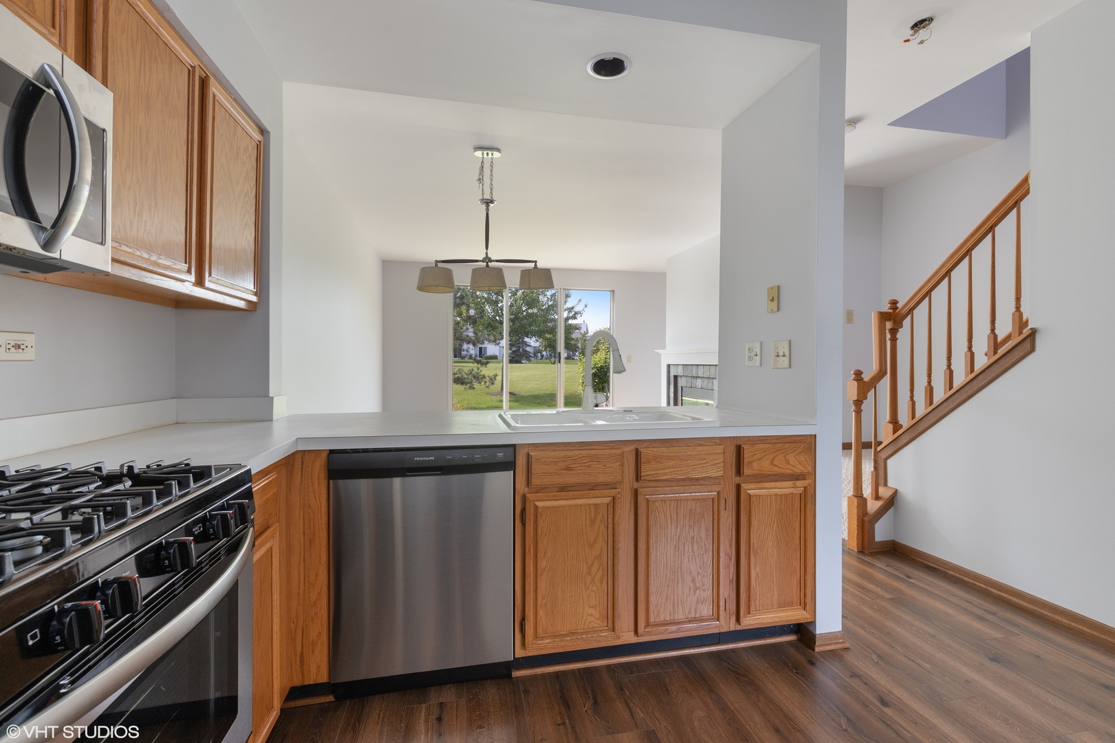 17779 W Braewick Rd Gurnee, IL 60031 - Photo 2 of 12