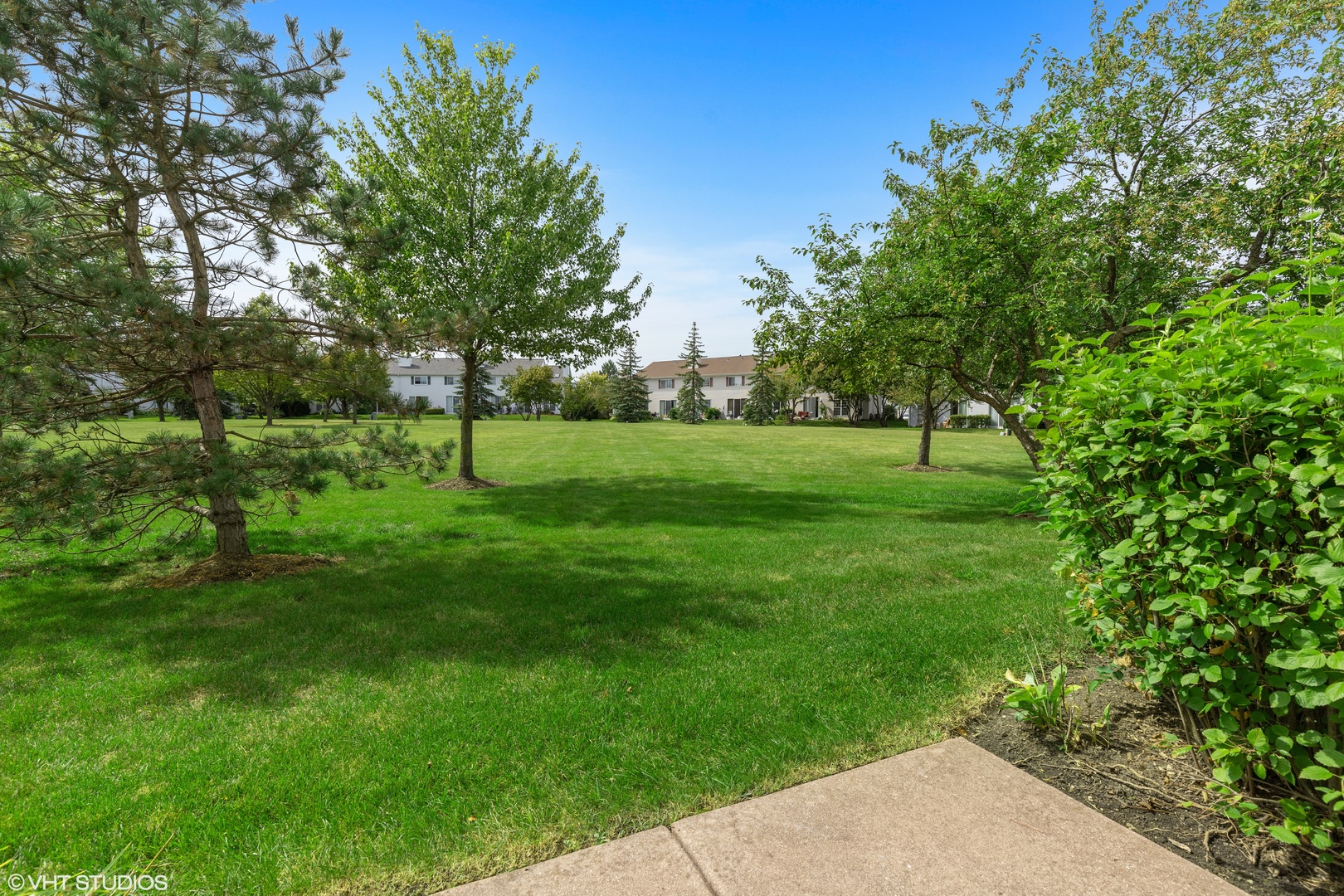 17779 W Braewick Rd Gurnee, IL 60031 - Photo 11 of 12