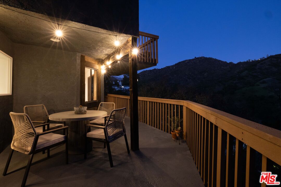 2690 Kennington Drive Glendale, CA 91206 - Photo 47 of 50 a view of a chairs and table in patio