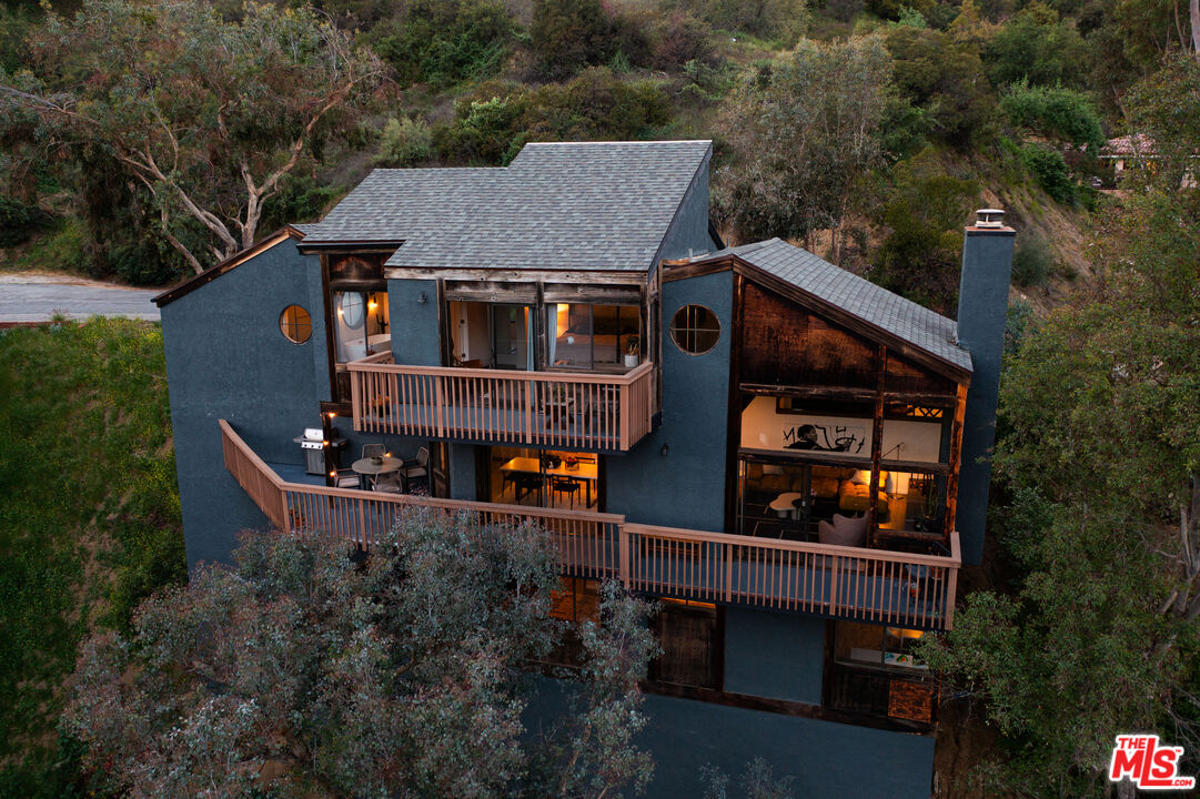 2690 Kennington Drive Glendale, CA 91206 - Photo 48 of 50 an aerial view of house with yard and swimming pool