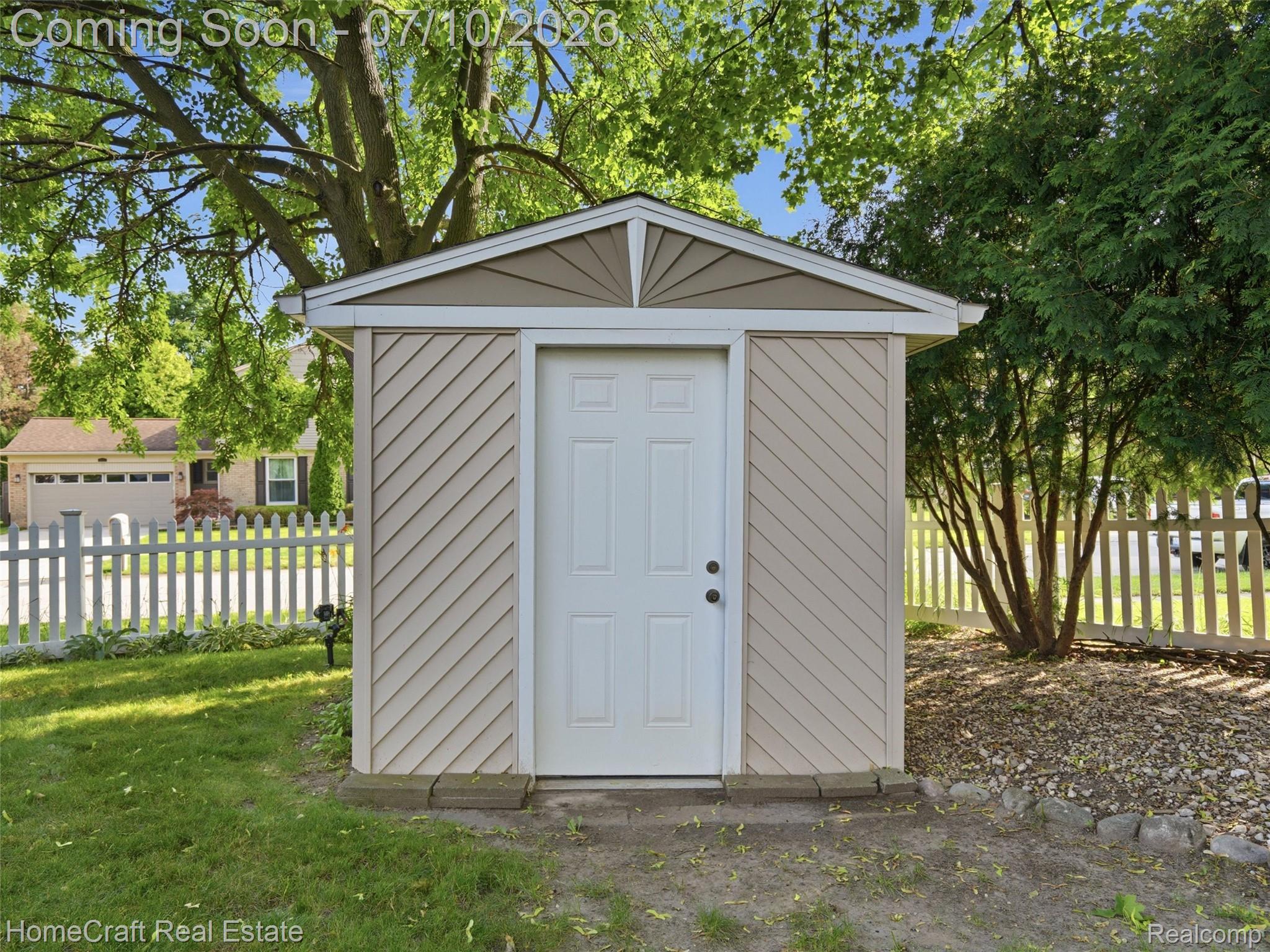 1744 Walnut Ridge Circle Canton, MI 48187 - Photo 46 of 46 46-DSC01072.jpg