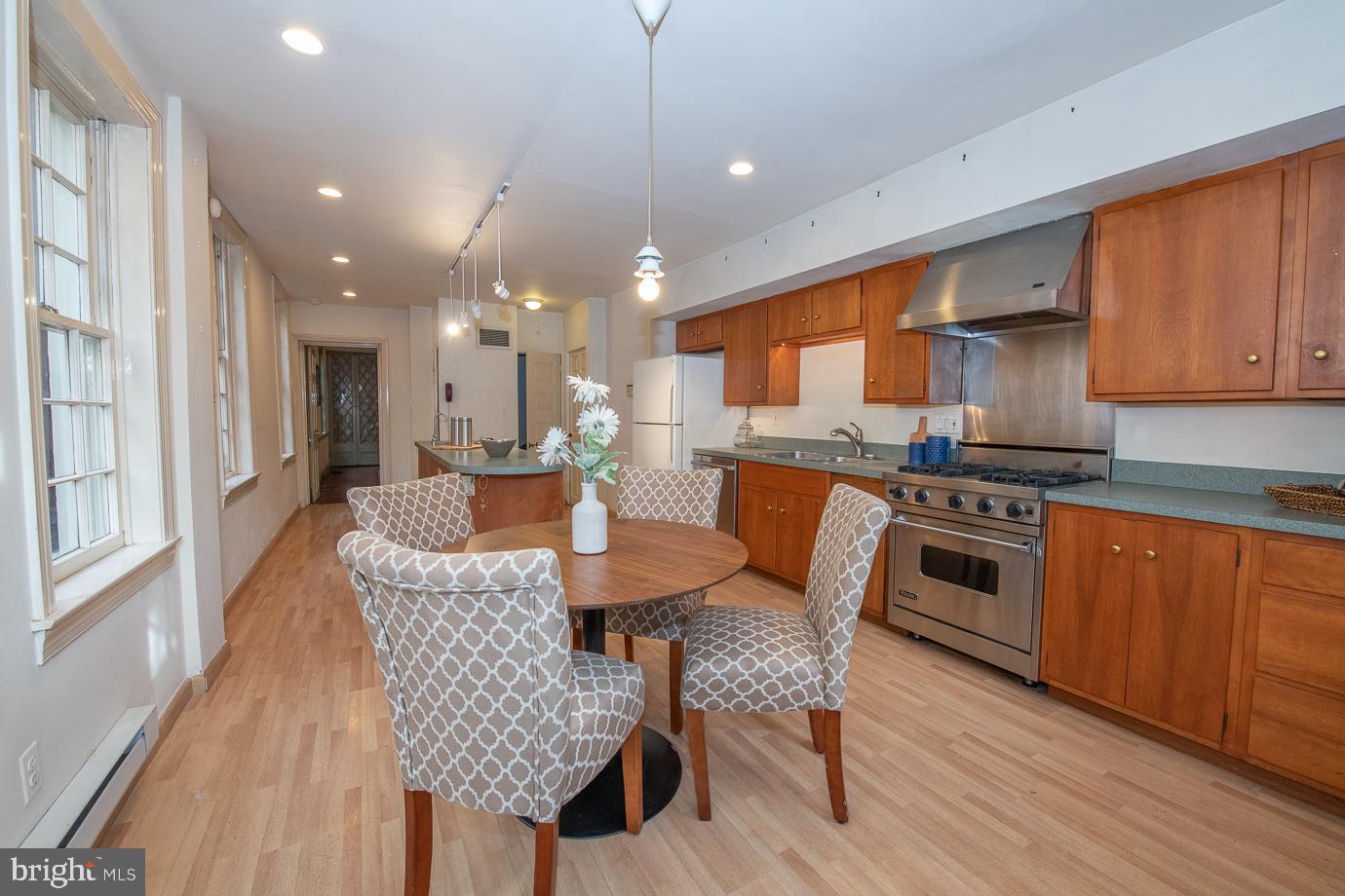 336 Spruce Street Philadelphia, PA 19106 - Photo 12 of 27 Kitchen