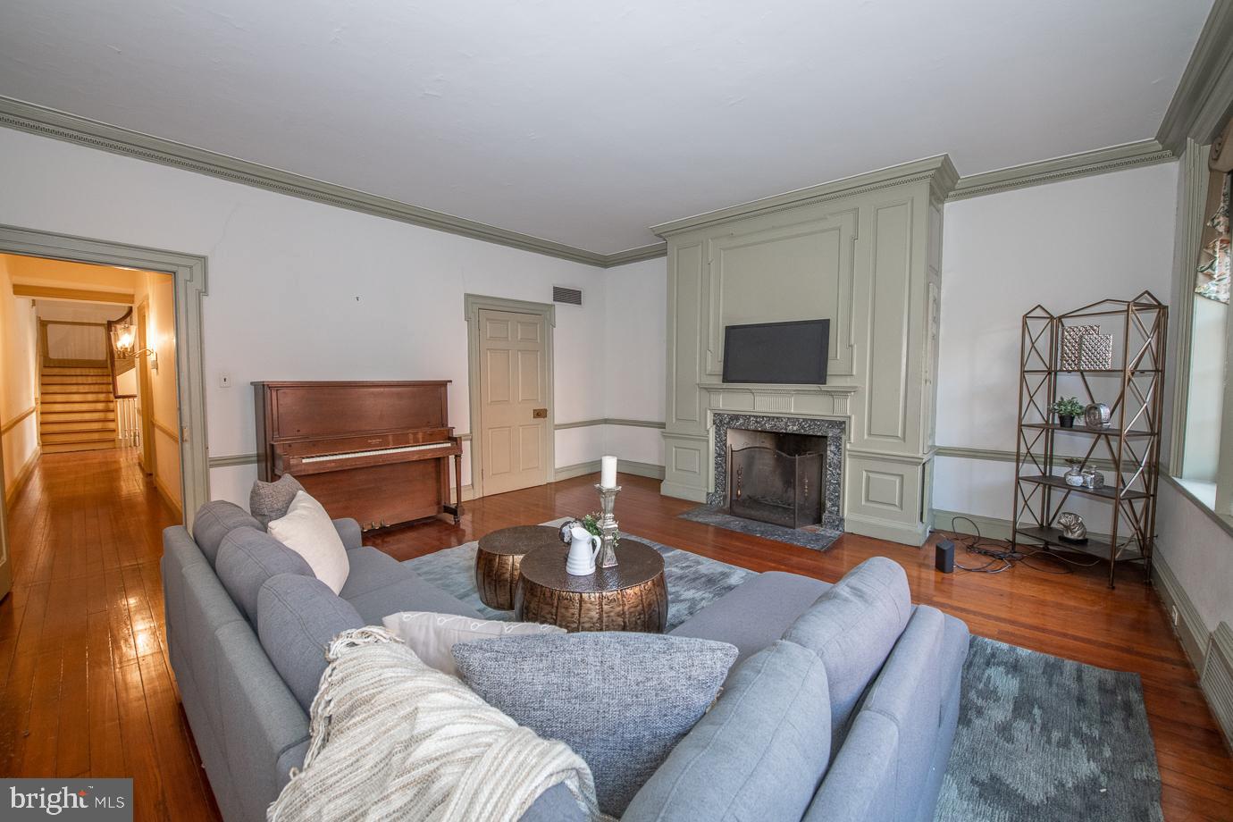 336 Spruce Street Philadelphia, PA 19106 - Photo 19 of 27 Family Room/Bedroom