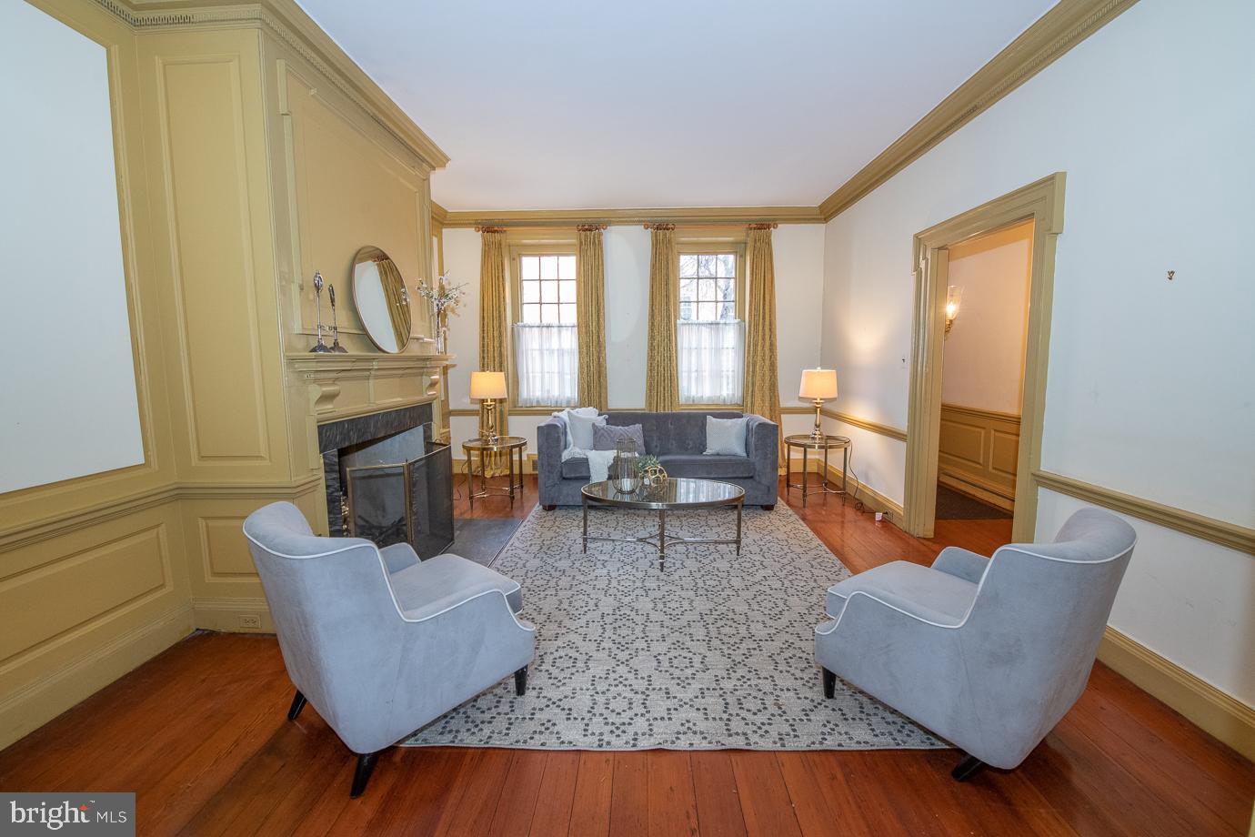 336 Spruce Street Philadelphia, PA 19106 - Photo 4 of 27 Front Living Room/Parlor