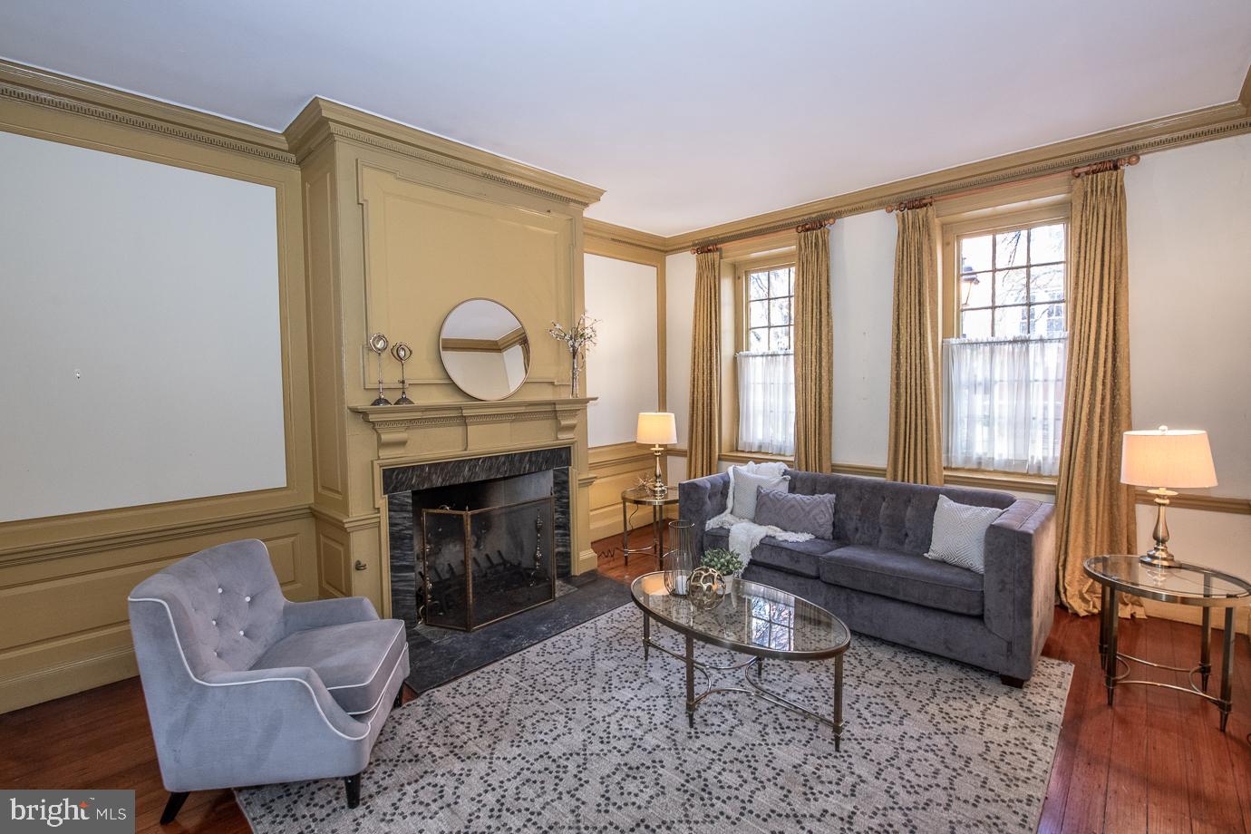 336 Spruce Street Philadelphia, PA 19106 - Photo 6 of 27 Front Living Room/Parlor