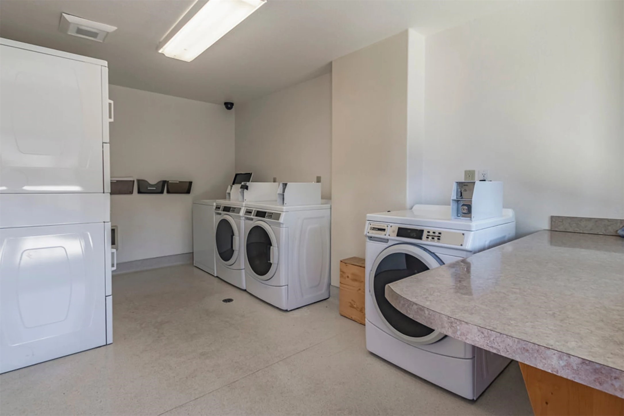 855 Northeast Hill Way Estacada, OR 97023 - Photo 5 of 10 a utility room with sink washer and dryer