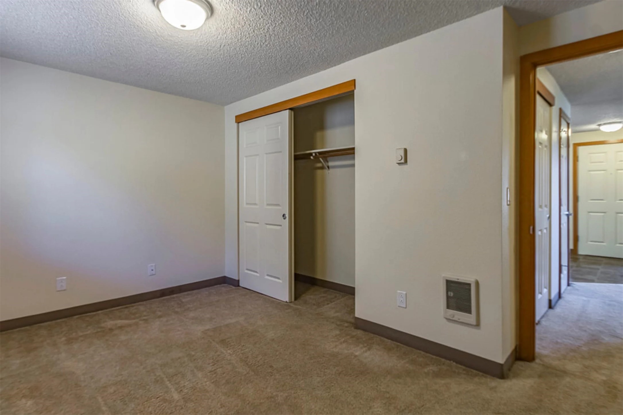 855 Northeast Hill Way Estacada, OR 97023 - Photo 10 of 10 an empty room with closet area