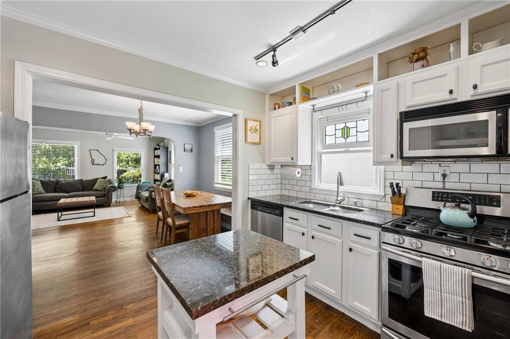 313 Eleanor Street Southeast Atlanta, GA 30317 - Photo 17 of 58 Gallery Image 17