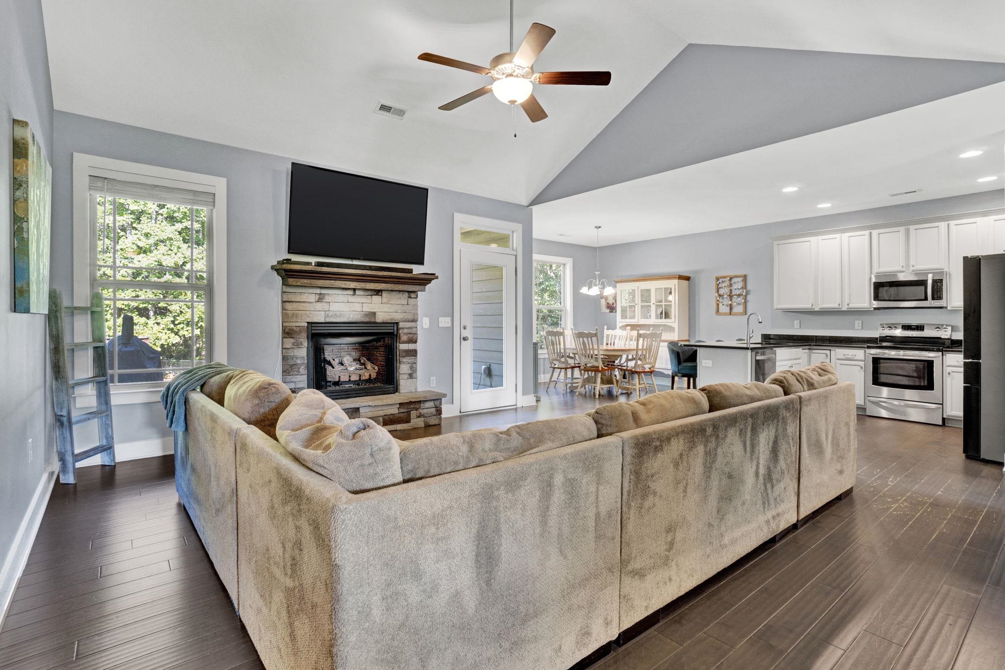 945 Garnet Circle Chesnee, SC 29323 - Photo 4 of 30