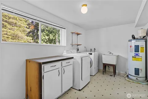 $950,000 | 14556 75th Avenue Northeast, Kenmore, WA 98028