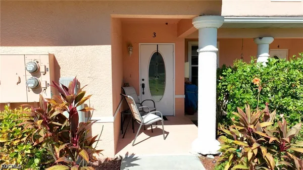 $2,000 | 19999 Lake Vista Circle, Unit 3, Lehigh Acres, FL 33974