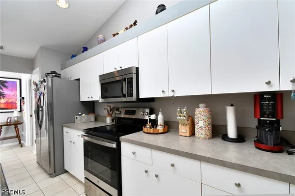 $2,000 | 19999 Lake Vista Circle, Unit 3, Lehigh Acres, FL 33974